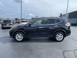 Used 2016 Nissan Rogue SV image 3