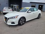 Used 2022 Nissan Altima 2.5 SV image 2