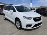 Used 2022 Chrysler Pacifica Touring-L image 2