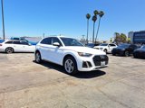 Used 2022 Audi Q5 e Premium w/ Convenience Package image 2