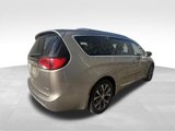 Used 2018 Chrysler Pacifica Limited w/ Tire & Wheel Group image 3