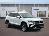 Used 2022 Volkswagen Taos SEL image 3