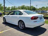 Used 2018 Volkswagen Passat 2.0T R-Line image 4