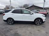 Used 2022 Chevrolet Equinox Premier image 2
