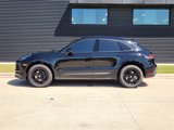 Certified 2024 Porsche Macan image 2