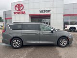 Used 2023 Chrysler Pacifica Limited image 3