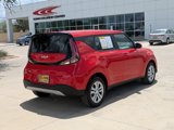 Used 2025 Kia Soul LX image 3