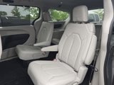 Used 2019 Chrysler Pacifica Touring-L w/ Advanced Safetytec Group image 5