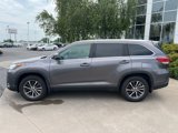 Used 2019 Toyota Highlander XLE image 2