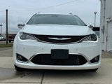 Used 2017 Chrysler Pacifica Limited w/ Advanced Safetytec Group image 2