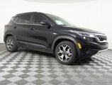 Used 2022 Kia Seltos EX image 3