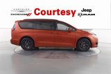 Used 2018 Chrysler Pacifica Touring Plus image 3