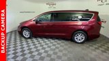 Used 2023 Chrysler Pacifica Touring-L image 6