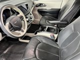 Used 2019 Chrysler Pacifica Limited image 4