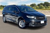 Used 2022 Chrysler Pacifica Touring-L image 2