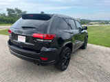 Used 2017 Jeep Grand Cherokee Altitude image 5