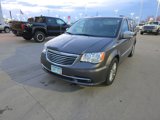 Used 2015 Chrysler Town & Country Touring-L image 2