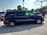 Used 2015 Chrysler Town & Country Touring-L image 6