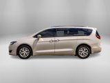 Used 2017 Chrysler Pacifica Touring-L Plus image 4