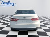 Used 2018 Toyota Camry SE image 4