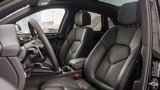 Certified 2024 Porsche Macan image 5