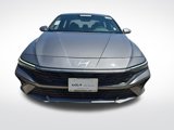 Used 2024 Hyundai Elantra SE image 3
