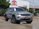 Used 2017 Jeep Grand Cherokee Limited w/ Luxury Group II image 2