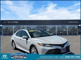 Used 2020 Toyota Camry XLE image 2