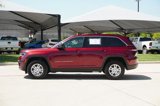 Used 2024 Jeep Grand Cherokee Laredo image 2