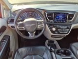 Used 2017 Chrysler Pacifica Touring-L image 5