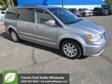 Used 2015 Chrysler Town & Country Touring w/ Driver Convenience Group image 3