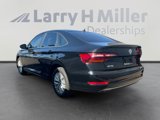 Used 2019 Volkswagen Jetta SE image 2