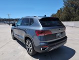 Used 2024 Volkswagen Taos SE w/ Panoramic Sunroof Package image 5
