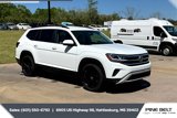 Used 2022 Volkswagen Atlas SE w/ Black Wheel Package image 2