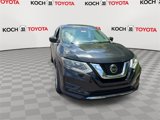 Used 2018 Nissan Rogue S image 2