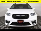 Used 2022 Chrysler Pacifica Touring-L image 6