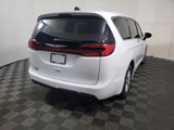 New 2025 Chrysler Pacifica Select image 5