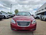 Used 2014 Chrysler 200 LX image 2