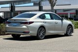 New 2025 Lexus ES 300h w/ Premium Package image 4