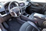 Used 2024 GMC Terrain SLT image 3