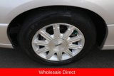 Used 2011 Lincoln Town Car Signature Limited image 6