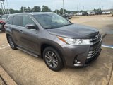 Used 2017 Toyota Highlander FWD V6 image 3