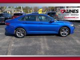 Used 2022 Volkswagen Jetta SE image 2
