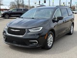 Used 2022 Chrysler Pacifica Touring-L image 4