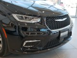 New 2025 Chrysler Pacifica Select image 3