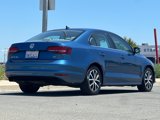 Used 2017 Volkswagen Jetta SE image 4