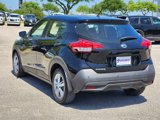 Used 2020 Nissan Kicks S image 3