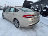 Used 2017 Ford Fusion SE w/ Fusion SE Technology Package image 3