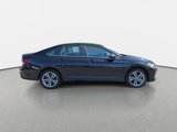 Used 2022 Volkswagen Jetta SE w/ Panoramic Sunroof Package image 2