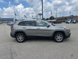 Used 2017 Jeep Cherokee Latitude image 4